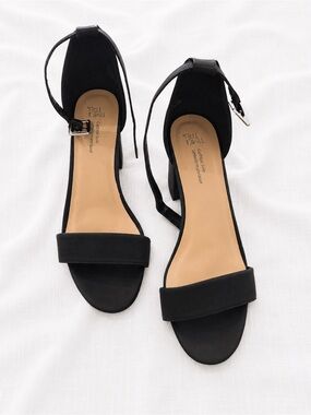 Time and Tru Black Ankle Strap Block Heel Sandals